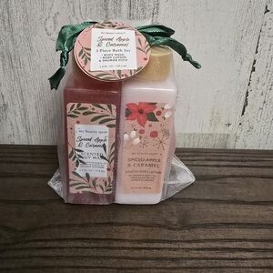 New Spiced Apple & Caramel 3 Peice Bath Set, Body Wash, Lotion, shower poo